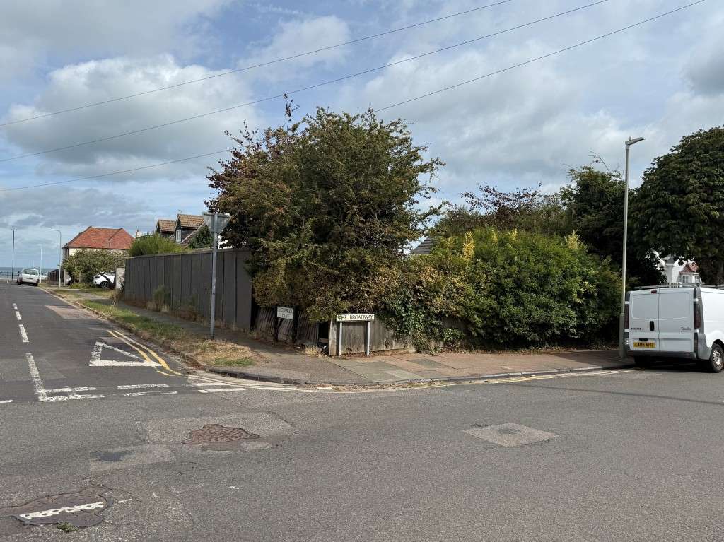 Lot: 21 - PLANNING FOR DETACHED HOUSE CLOSE TO SEAFRONT - View of site